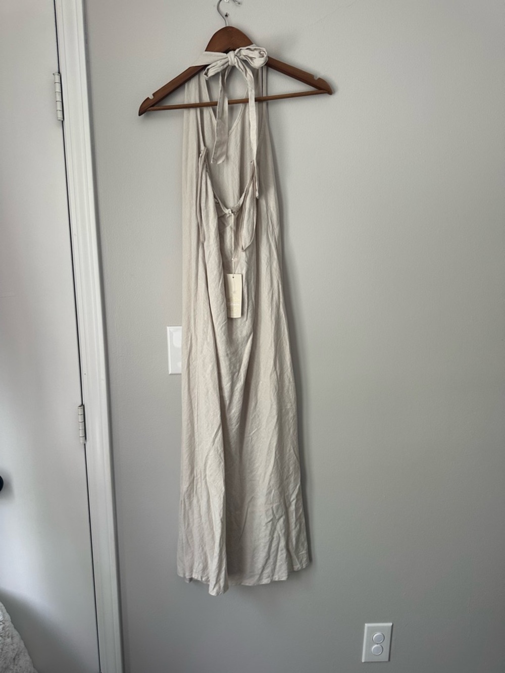 Ivory Halter Tie-Back Maxi Dress - Picture 4 of 6